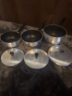 Vintage WearEver 3 Piece Aluminum Saucepan Set Black Handles with Lids